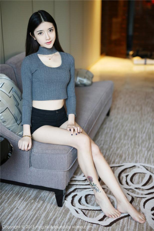 脱俗美女清纯室内诱惑【10P】
