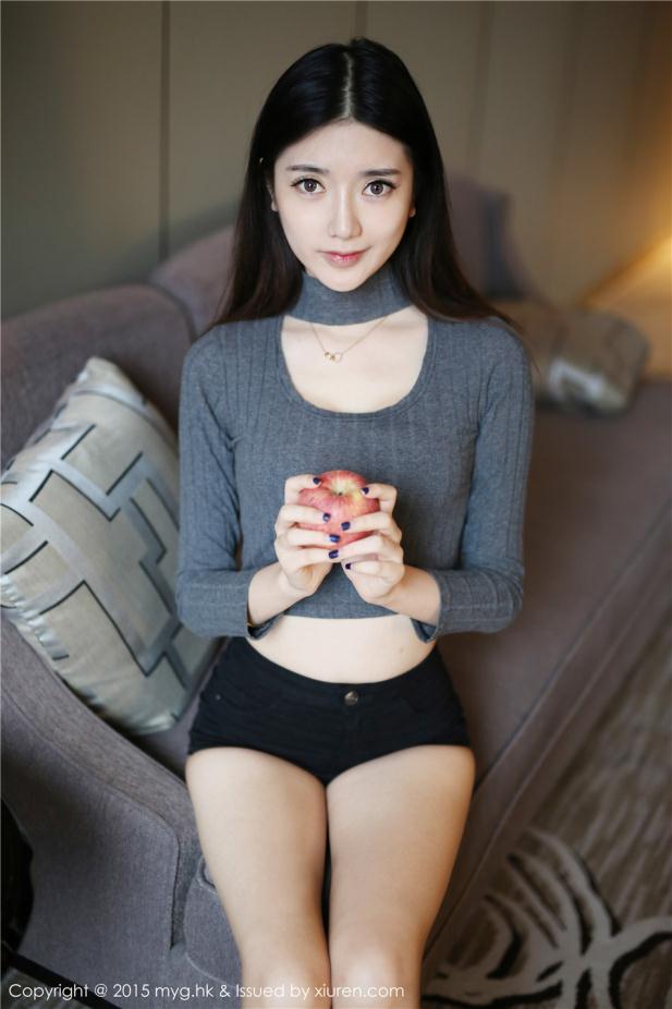 脱俗美女清纯室内诱惑【10P】