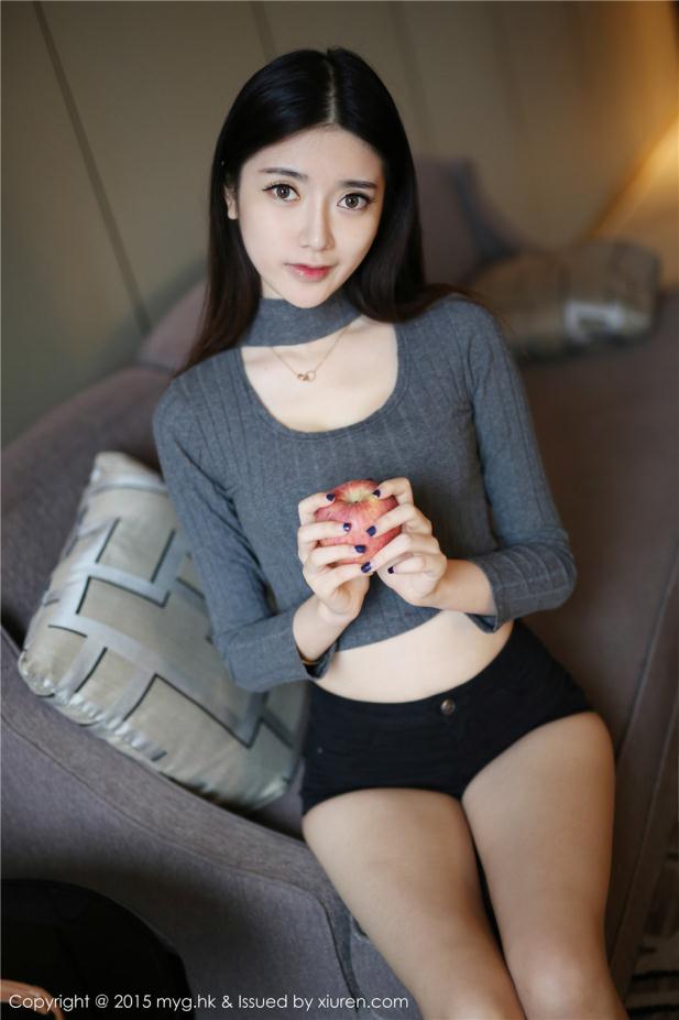 脱俗美女清纯室内诱惑【10P】