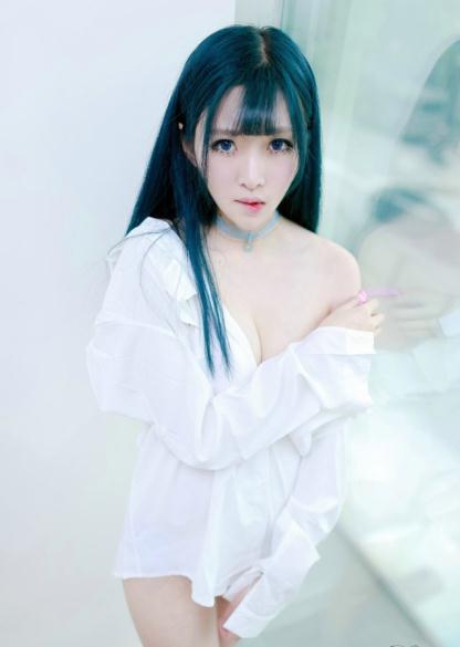 秀白嫩身姿性感美女【11P】