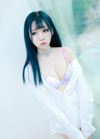 秀白嫩身姿性感美女【11P】