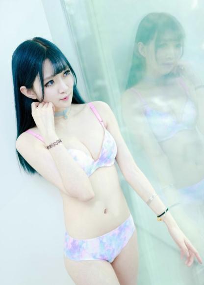 秀白嫩身姿性感美女【11P】