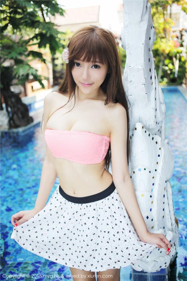阳光绿荫下的粉琢美女【11P】
