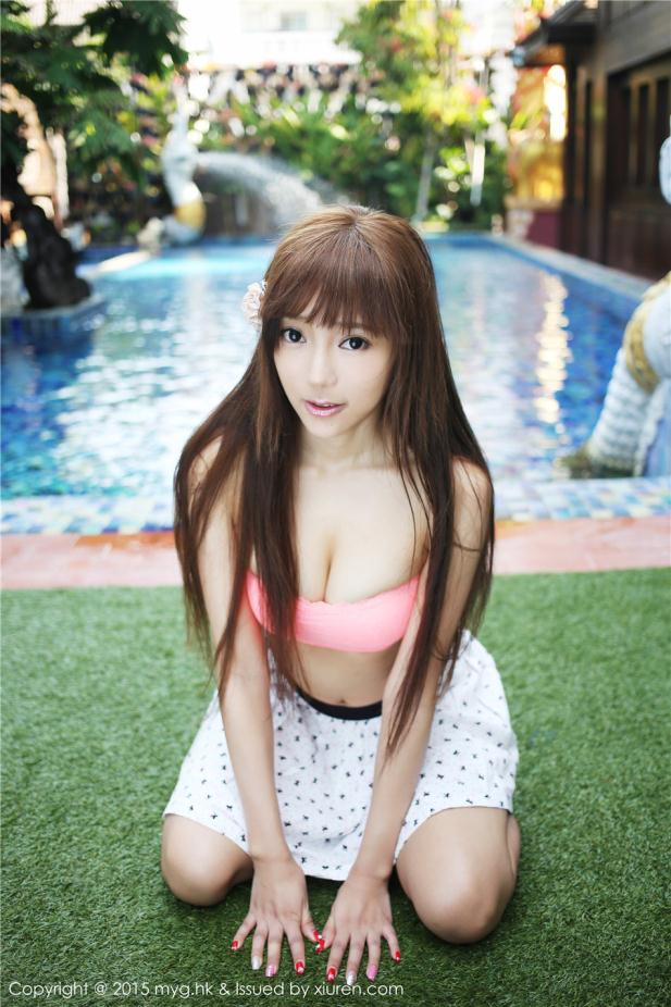 阳光绿荫下的粉琢美女【11P】
