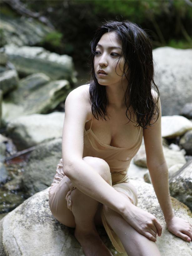 野外小淑女香体玉肌诱人万分【13P】