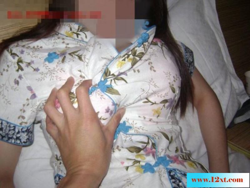 &nbsp;气质少妇情人穿上旗袍给我口交[17P]&nbsp;&n