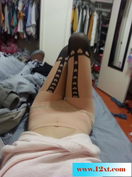 &nbsp;美少女的小嫩逼张开给你看[10P]&nbsp;&nbsp;