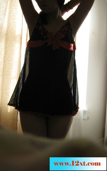 &nbsp;身材曼妙，皮肤美白娇嫩，丰乳肥臀炮图[