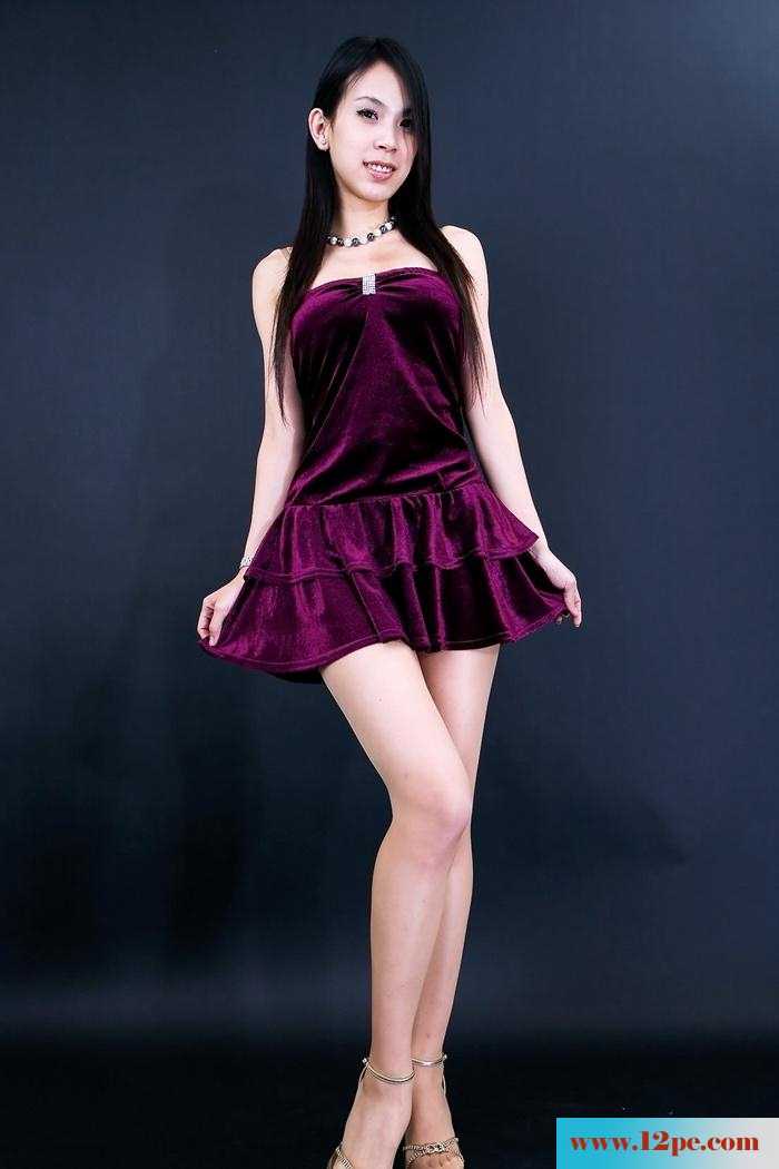 好漂亮的美女那细长白嫩肉丝腿真迷人【13P】