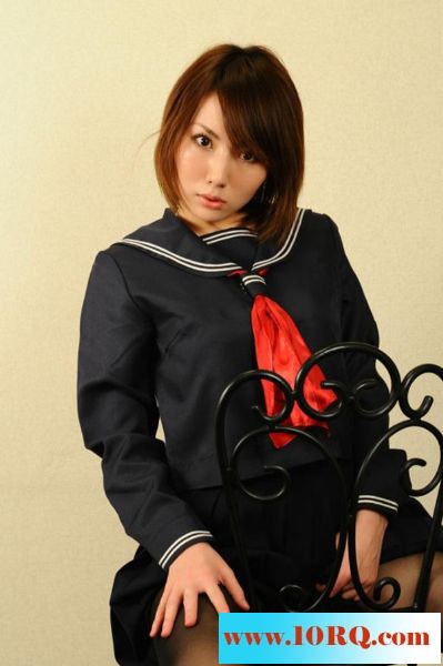 美女学生妹制服诱人黑丝腿挑逗你【12P】