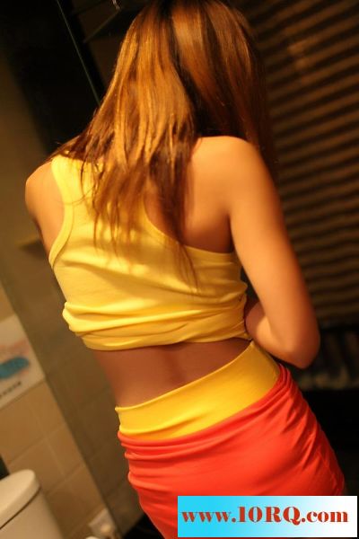 迷人心动的美貌丰满翘臀白嫩美腿真性感【15P】
