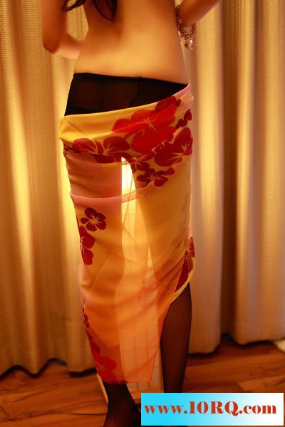 苗条性感S形身材美女细长黑丝腿【16P】