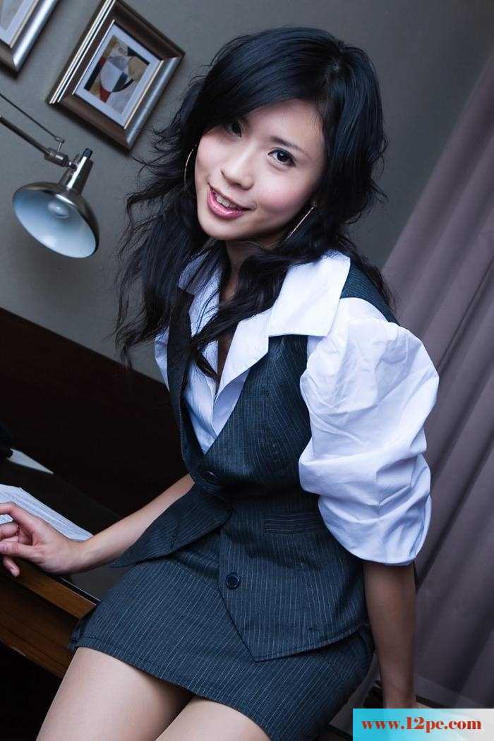 性感长腿肉丝诱惑让人怎幺好好上班【16P】