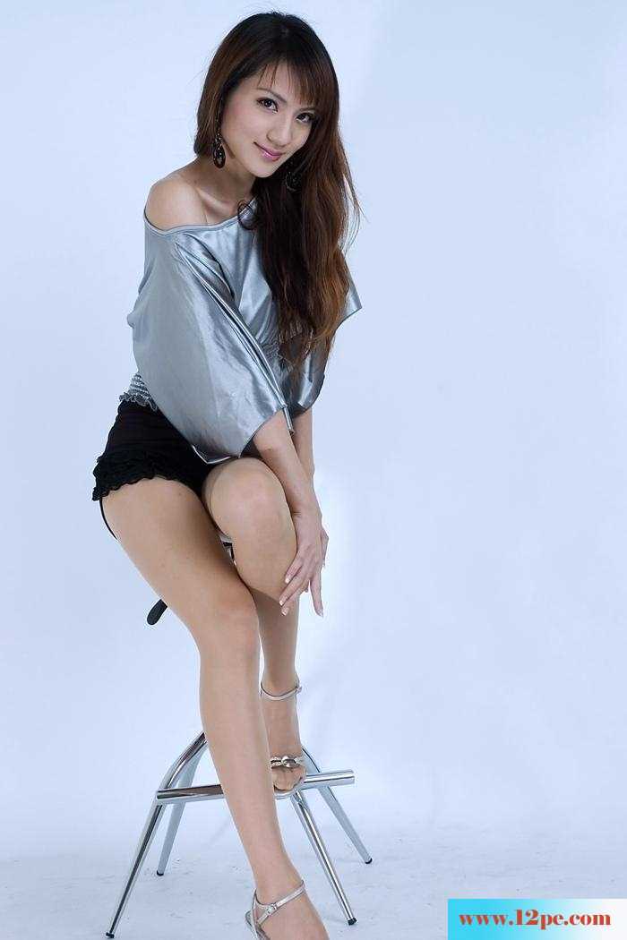 妖娆身姿美貌那性感的超薄肉丝腿好美【16P】