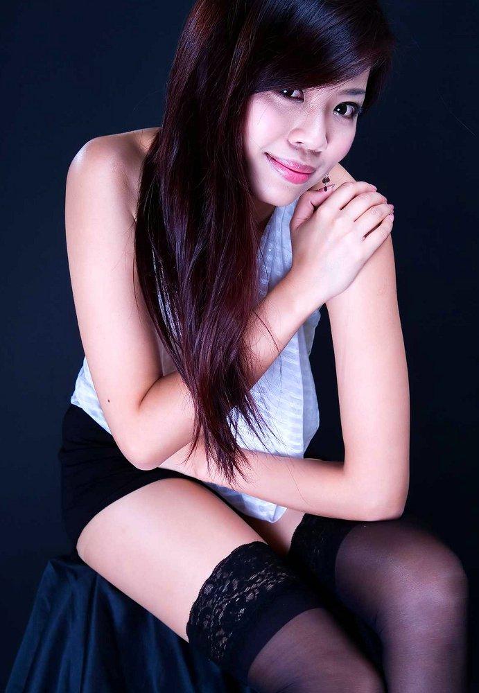 诱人心魂的黑丝美腿福利诱惑【11P】