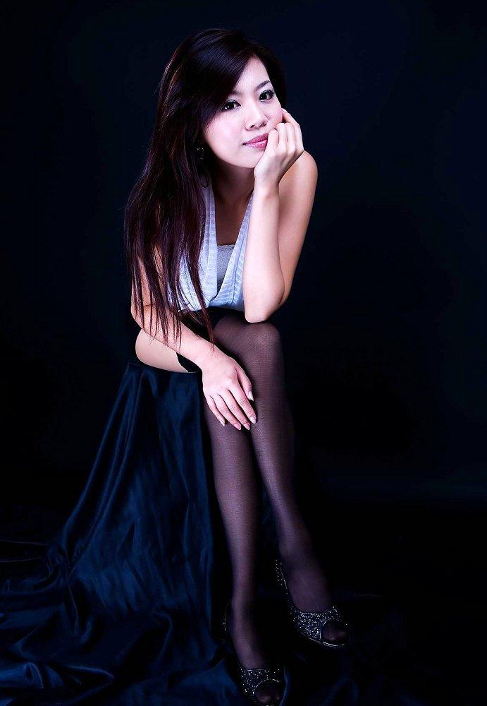 诱人心魂的黑丝美腿福利诱惑【11P】