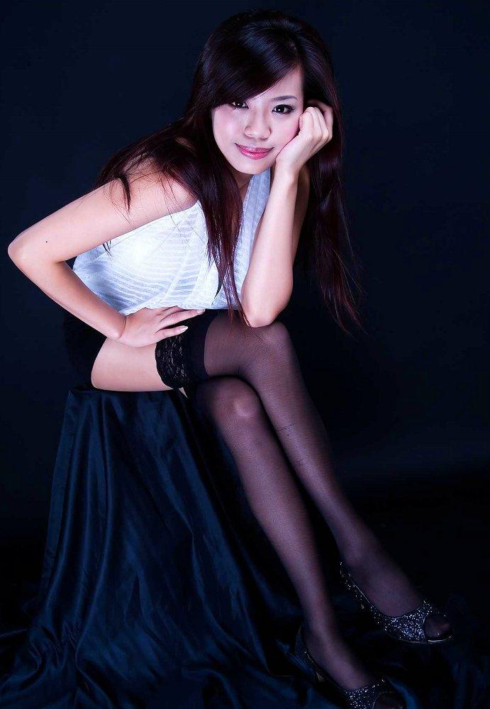 诱人心魂的黑丝美腿福利诱惑【11P】