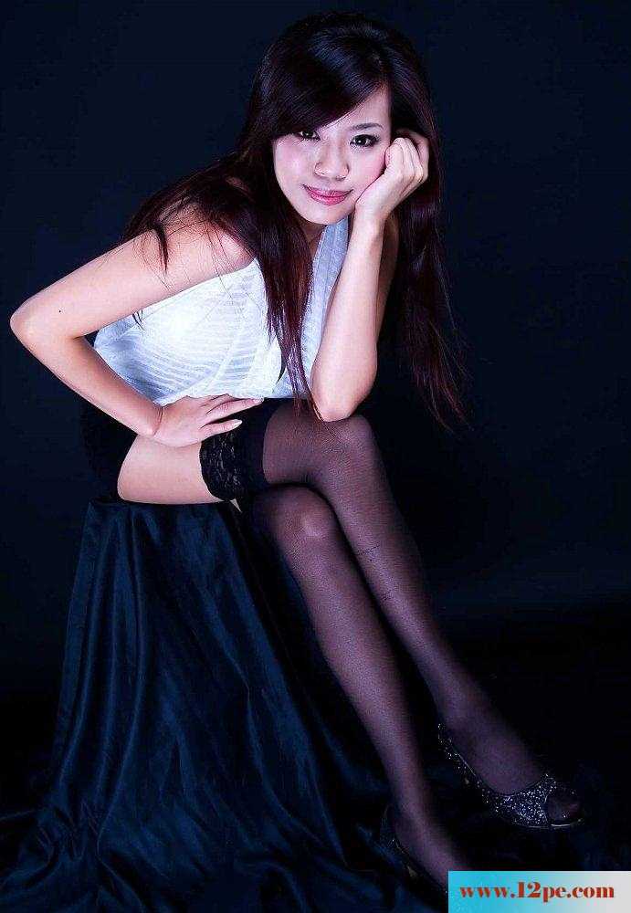 诱人心魂的黑丝美腿福利诱惑【11P】
