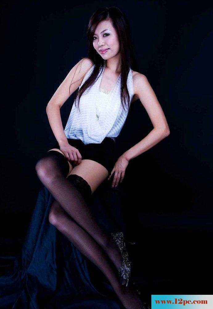 诱人心魂的黑丝美腿福利诱惑【11P】