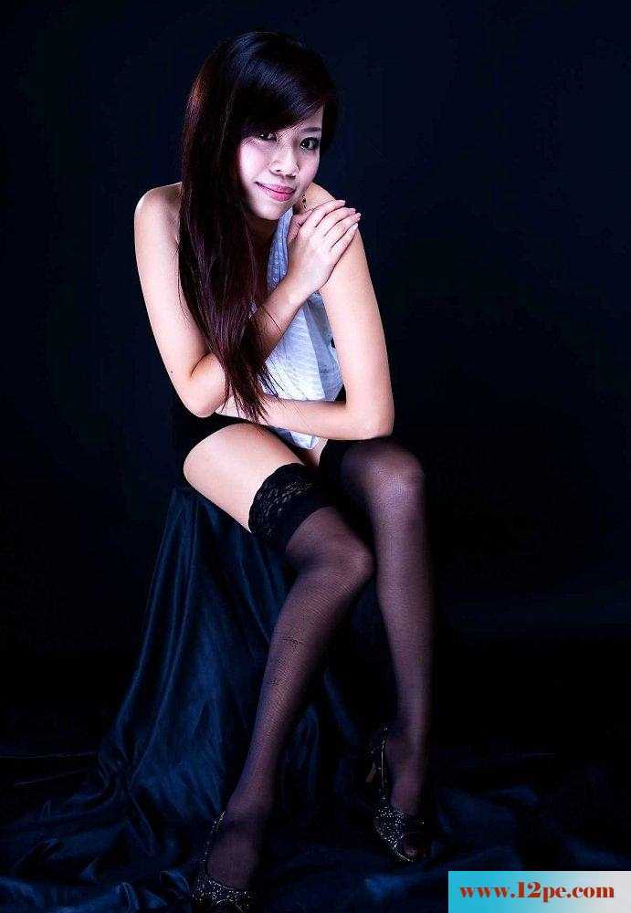 诱人心魂的黑丝美腿福利诱惑【11P】