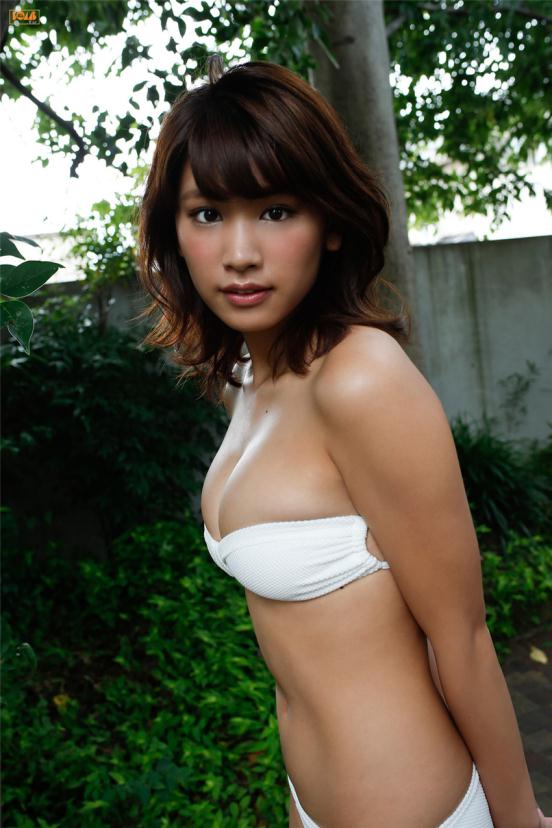 丛林外成熟日本女子人靓而且胸大【10P】