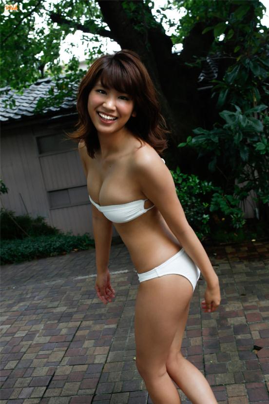 丛林外成熟日本女子人靓而且胸大【10P】