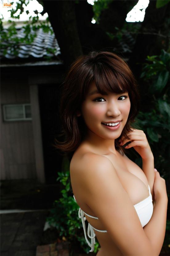 丛林外成熟日本女子人靓而且胸大【10P】