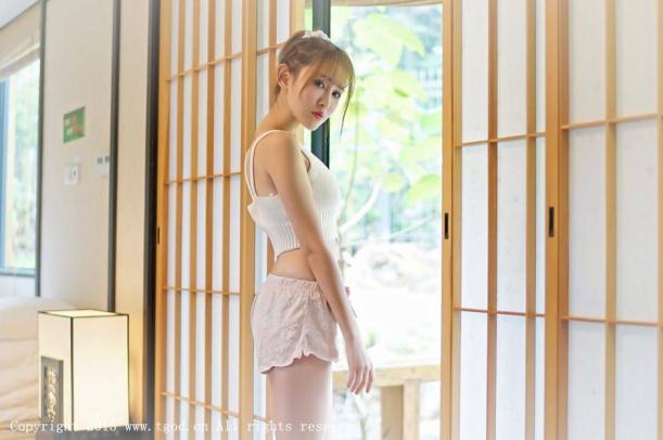 刚起床带的小呆清纯可人妹妹【15P】