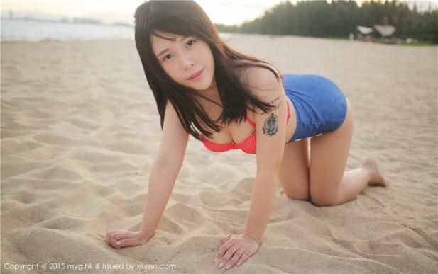 海水沙滩雅淑嫩美眉【13P】