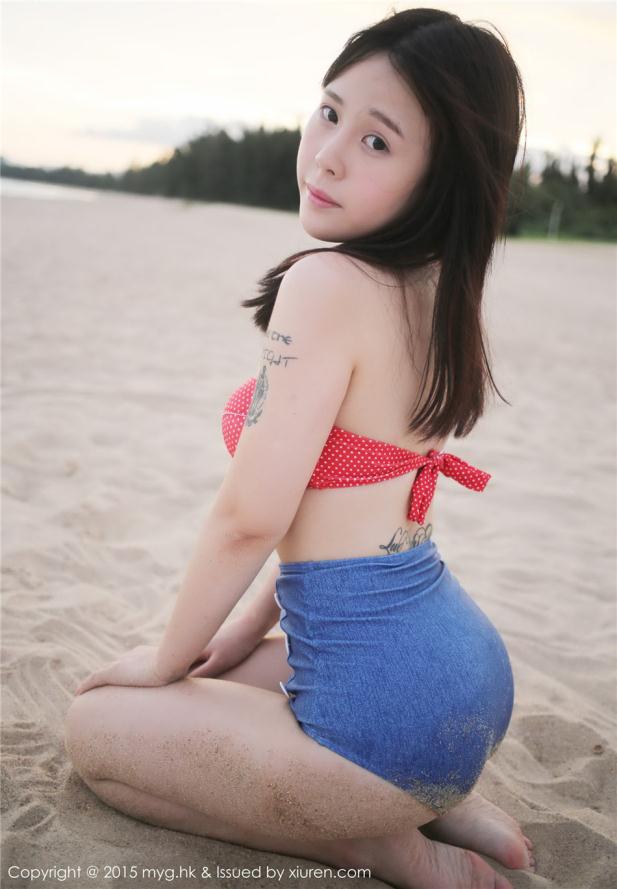 海滩丰臀嫩模妹妹艾莉【11P】