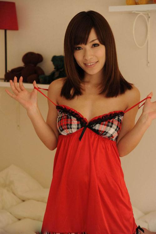 红睡裙居家女人的娇态【18P】
