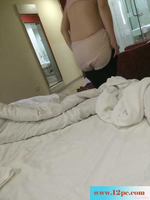 约会人妻炮友［13P］
