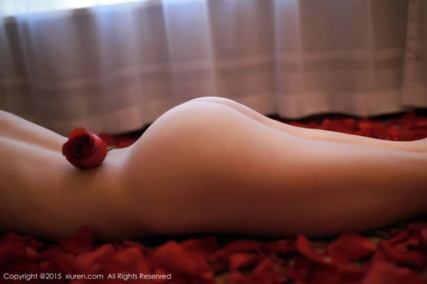 钞票美女玫瑰花下的红艳妖媚【12P】