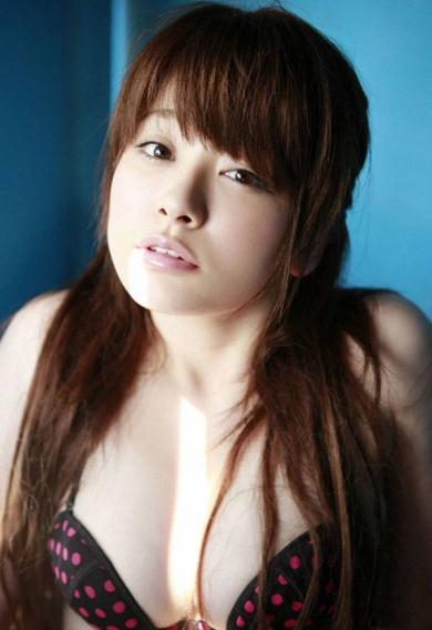 岛国人最爱丰满性感日本妞【11P】