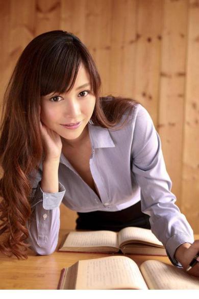 日本成熟丰满OL女【10P】