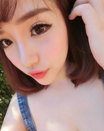 三亚旅游的性感巨乳妹子【14P】