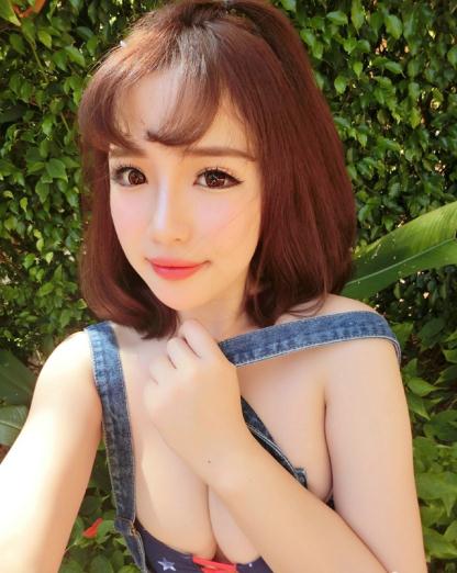 三亚旅游的性感巨乳妹子【14P】