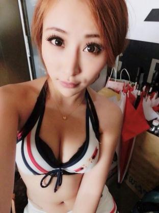 三亚旅游的性感巨乳妹子【14P】