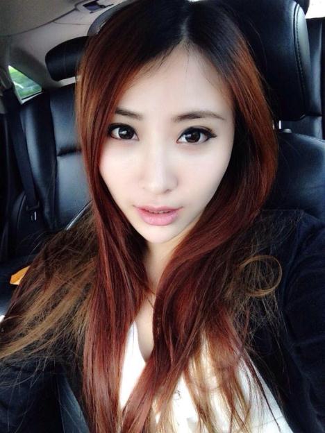 三亚旅游的性感巨乳妹子【14P】