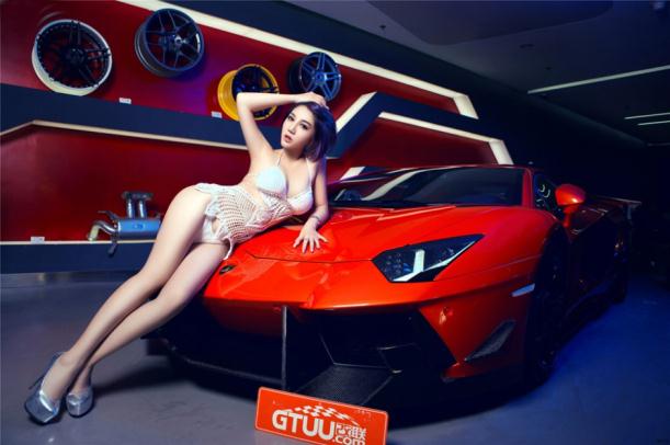 网络女王配极品超跑车【15P】