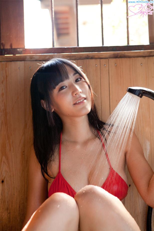 沐浴美女泳装水流身体上的性感【10P】