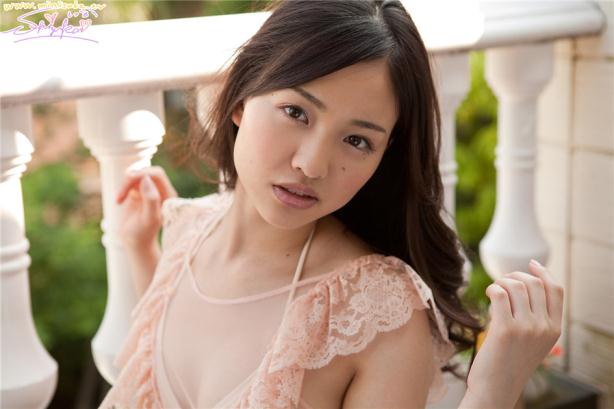 美臀美眉粉性感睡衣很惹火【11P】
