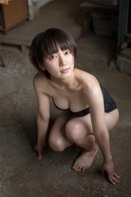 日本新晋90后美少女湿身【10P】