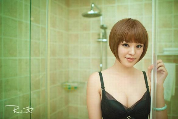 浴室惊艳短发欢姐姐【10P】
