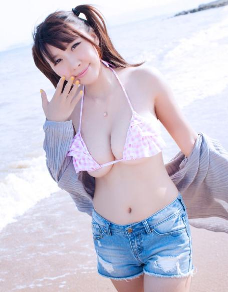 巨乳马尾辫美女海边大胆放纵【13P】