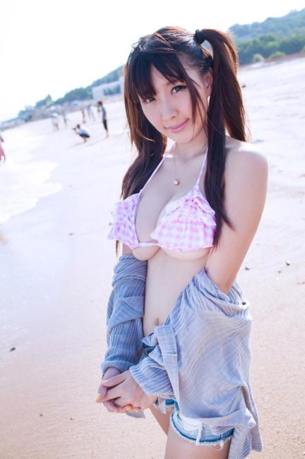 巨乳马尾辫美女海边大胆放纵【13P】