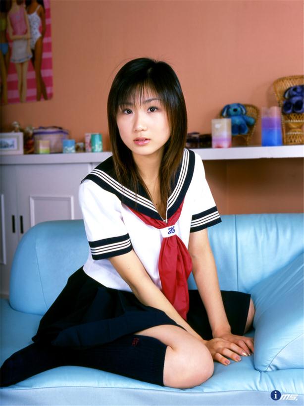 邻家幸子妹妹性感泳装展身材【10P】
