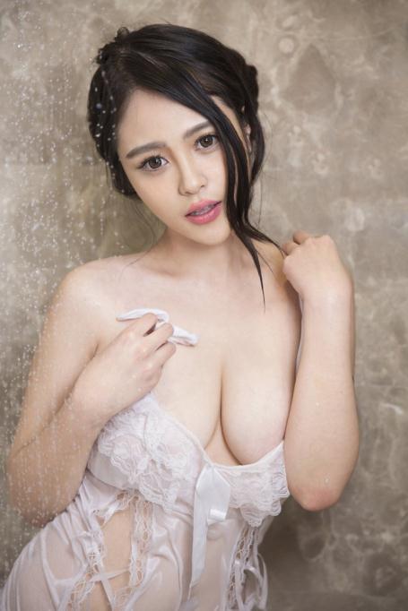 粉后丰乳女各类情趣点点挑逗你的欲火【15P】