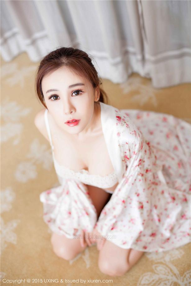 极品美嫩玉乳惹火女子【10P】