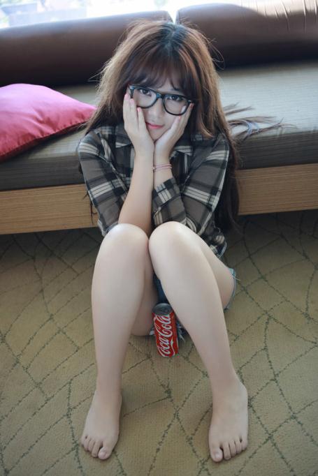 牛仔配美女飞儿搭配出十足的活力青春【14P】